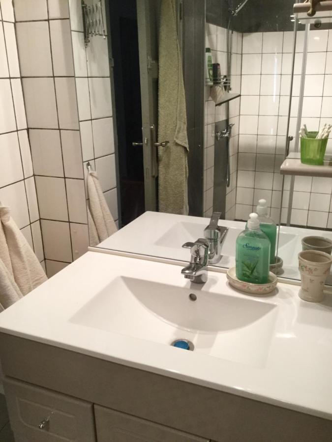 Les Hirondelles Bed and Breakfast Argeliers Esterno foto