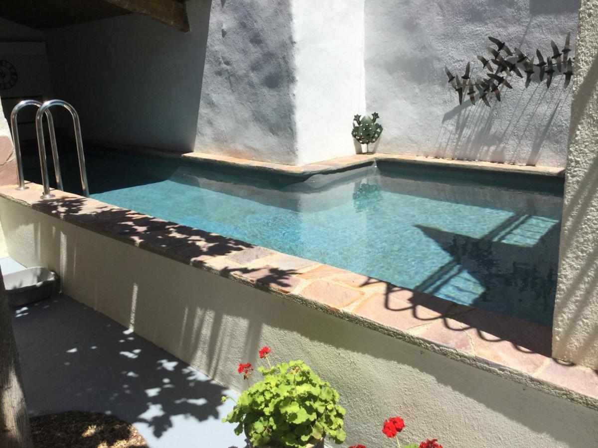Les Hirondelles Bed and Breakfast Argeliers Esterno foto